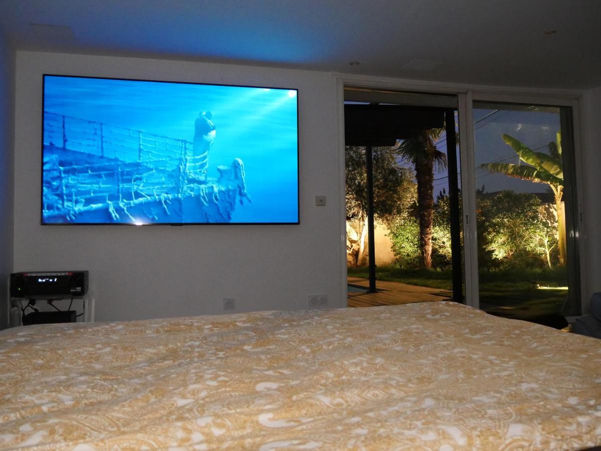 Unique! Jacuzzi Prive 35°C + Cinema Villa Entiere Meyzieu Exterior foto